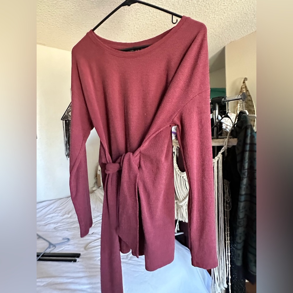 PEA IN A POD maroon maternity waist tie blouse, scoop neck , long sleeve tunic